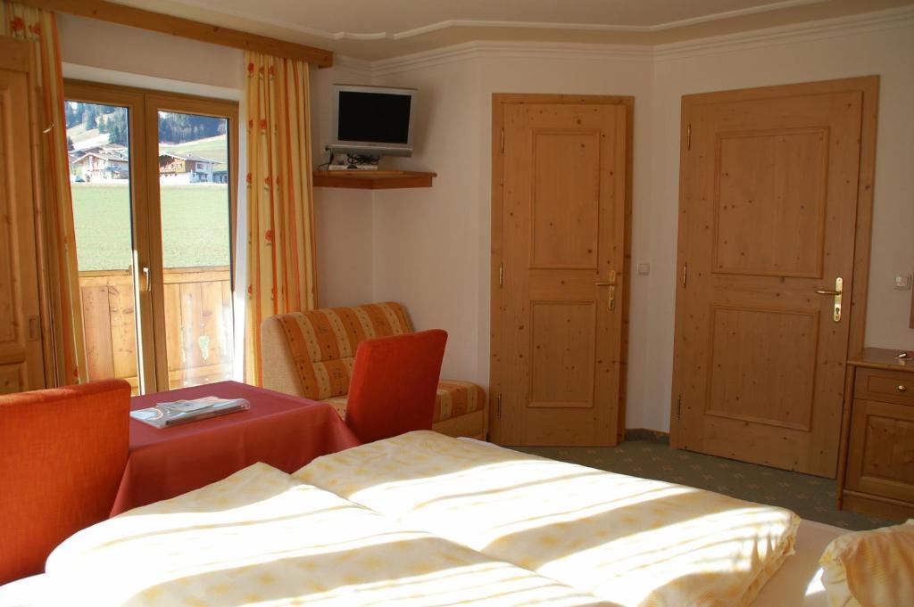 Pension Ederhof ヨッホベルク 部屋 写真